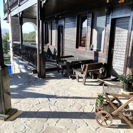 Trifon Zarezan Family Hotel Glavatartsi Eksteriør billede