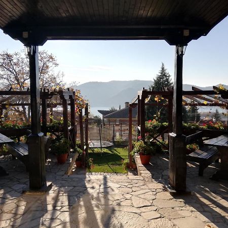 Trifon Zarezan Family Hotel Glavatartsi Eksteriør billede