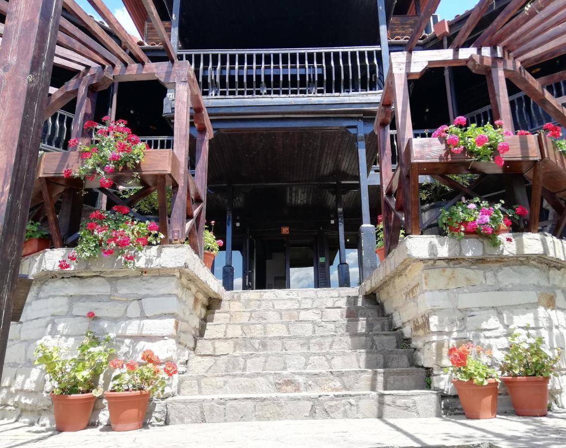 Trifon Zarezan Family Hotel Glavatartsi Eksteriør billede