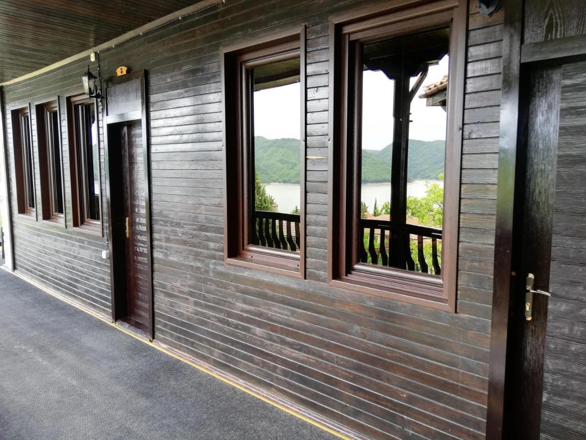 Trifon Zarezan Family Hotel Glavatartsi Eksteriør billede