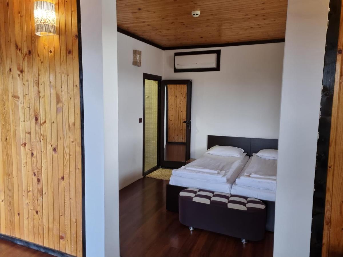 Trifon Zarezan Family Hotel Glavatartsi Eksteriør billede