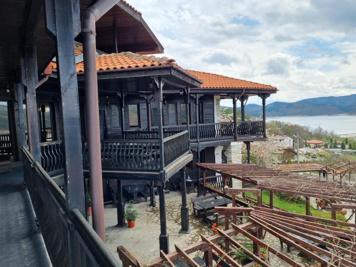 Trifon Zarezan Family Hotel Glavatartsi Eksteriør billede