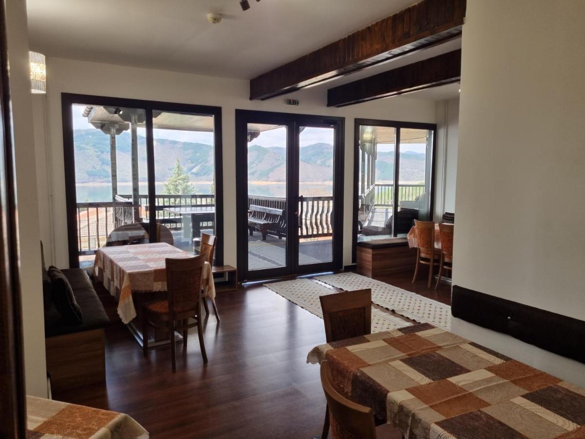 Trifon Zarezan Family Hotel Glavatartsi Eksteriør billede