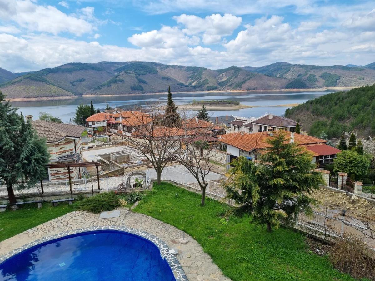 Trifon Zarezan Family Hotel Glavatartsi Eksteriør billede