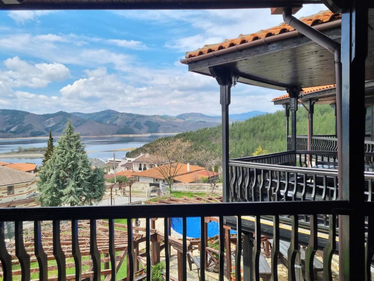 Trifon Zarezan Family Hotel Glavatartsi Eksteriør billede