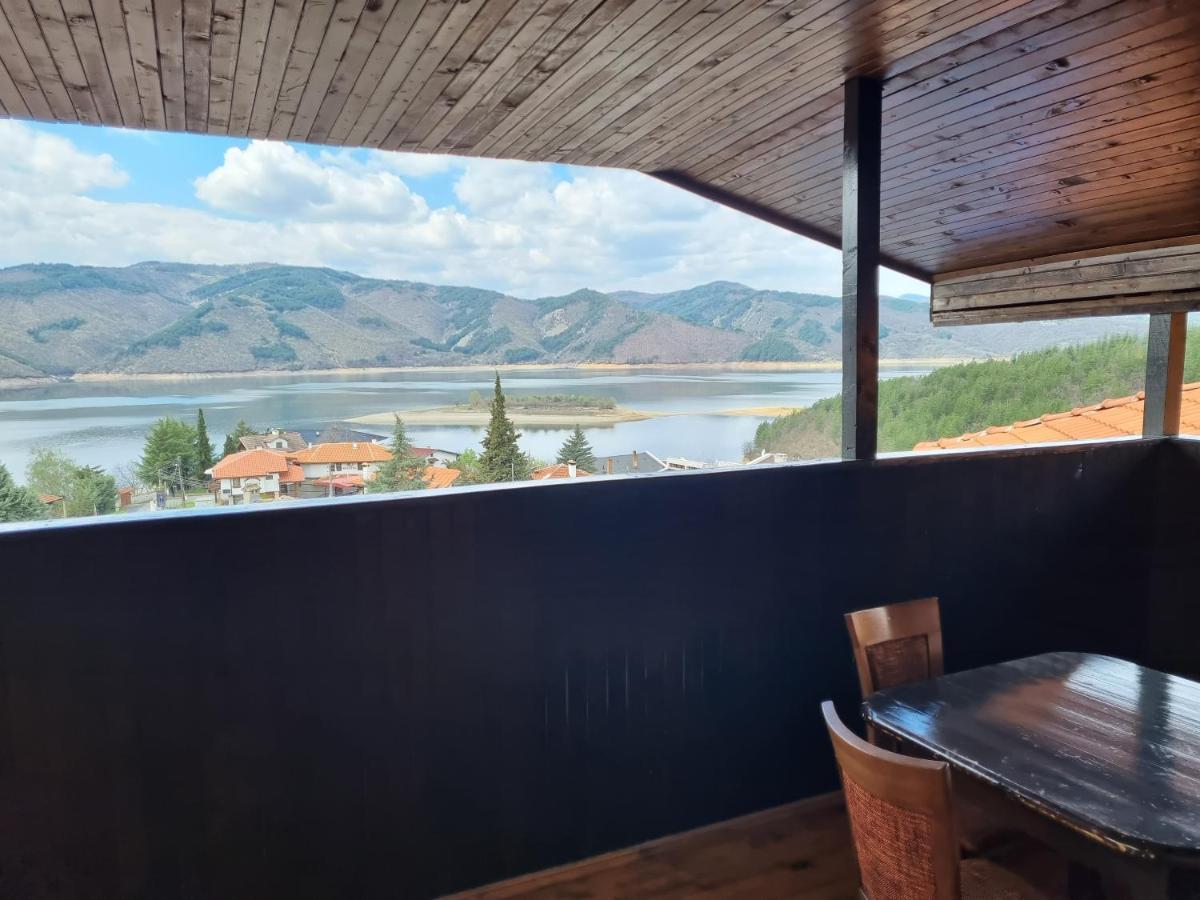 Trifon Zarezan Family Hotel Glavatartsi Eksteriør billede
